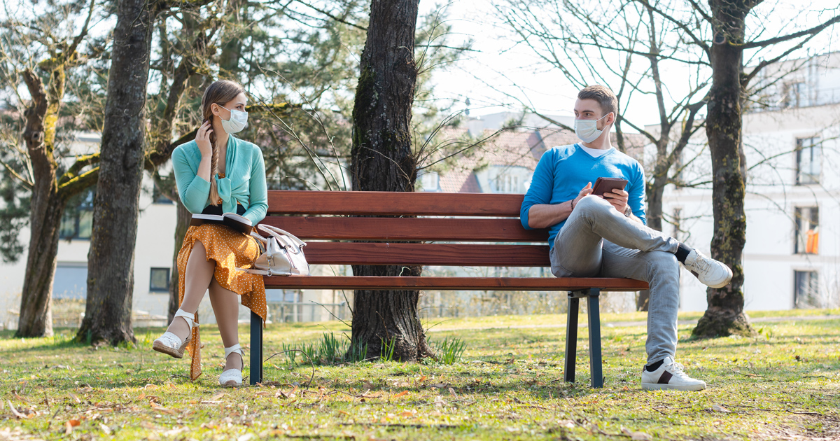 Man meets face-to-face with customer in a park